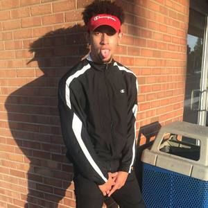 Meet your Posher, Travis